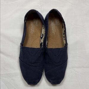 Toms Navy Blue Women's Shoes size 9, very clean casual, loafers, comfy